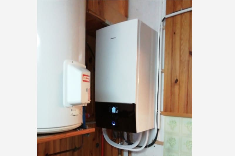 Pompe à chaleur Daikin Altherma installée à Rennes par Eco Solutions spécialiste en chauffage et climatisation